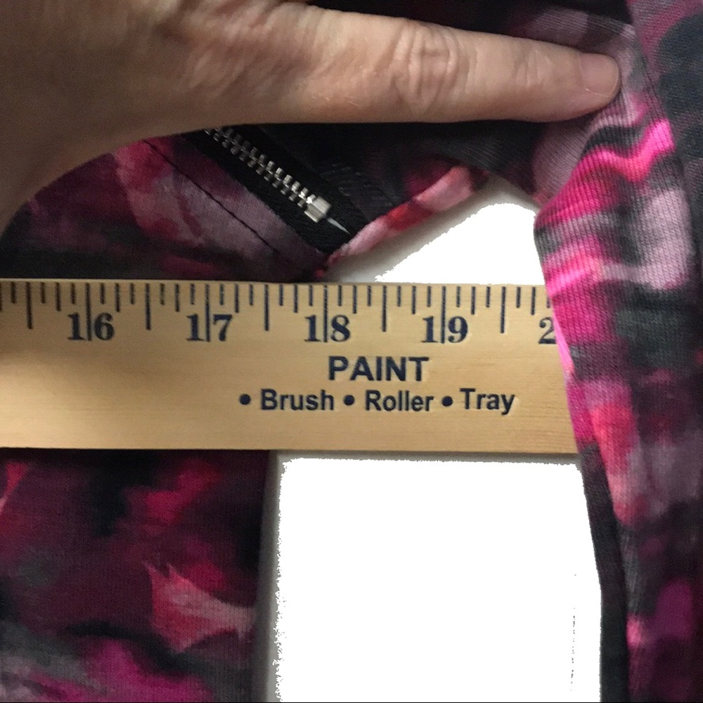 Beautiful Rafaela NWOT pullover - Picture 5 of 7